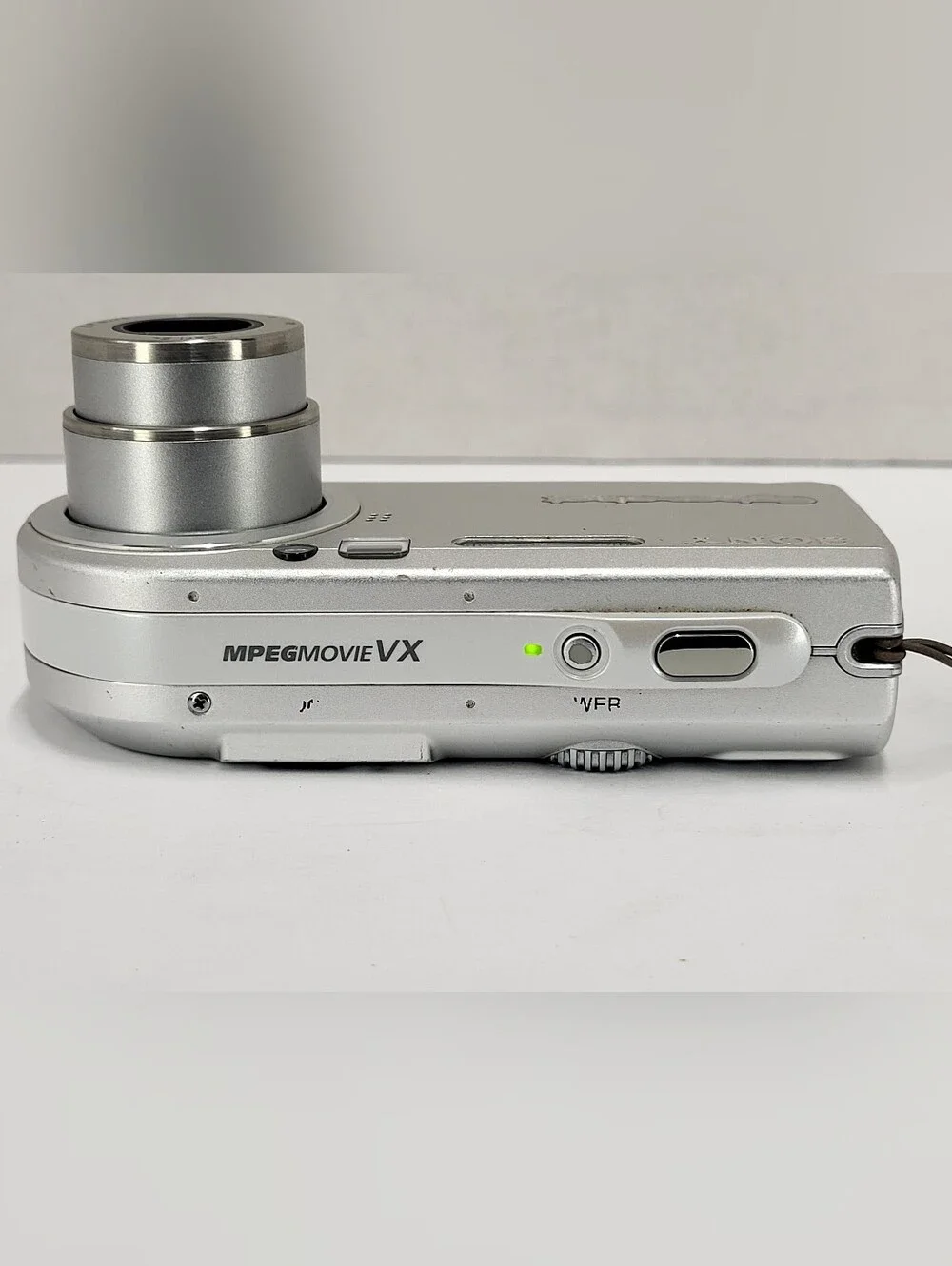 Sony Cybershot DSC-P100 5.1 MP Digital Camera With Memory Card, Battery Tested